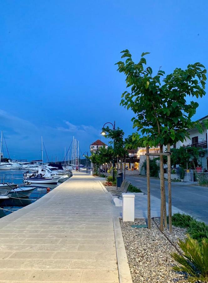 Apartment Remi, Penthouse With Balcony, Free Parking Marina Luaran gambar